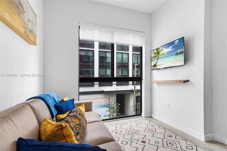 136 NW 26th St in Miami, FL - Building Photo - Building Photo