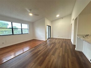 530 S Park Rd in Hollywood, FL - Building Photo - Building Photo