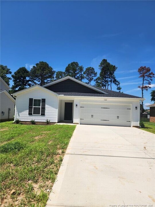430 Windermere Dr in Fayetteville, NC - Building Photo