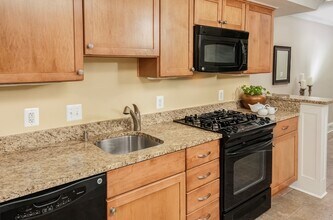 513 7th St SE, Unit BSMT in Washington, DC - Foto de edificio - Building Photo