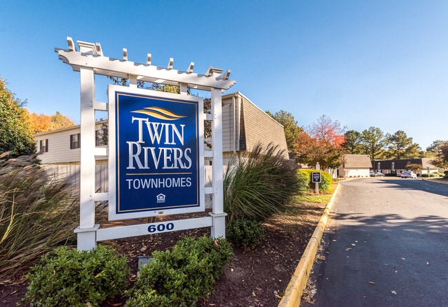 Twin Rivers in Hopewell, VA - Building Photo - Building Photo