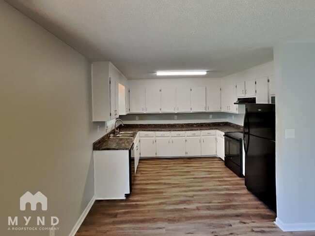 201 E Boston Ave in Bessemer City, NC - Building Photo - Building Photo