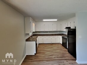201 E Boston Ave in Bessemer City, NC - Building Photo - Building Photo
