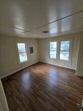 401 E Broad St in Millville, NJ - Building Photo - Building Photo
