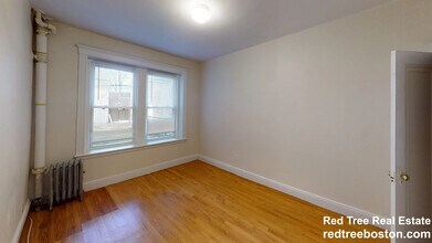 1810 Commonwealth Ave in Boston, MA - Foto de edificio - Building Photo