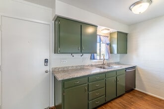 3737 E Turney Ave, Unit 209 in Phoenix, AZ - Building Photo - Building Photo