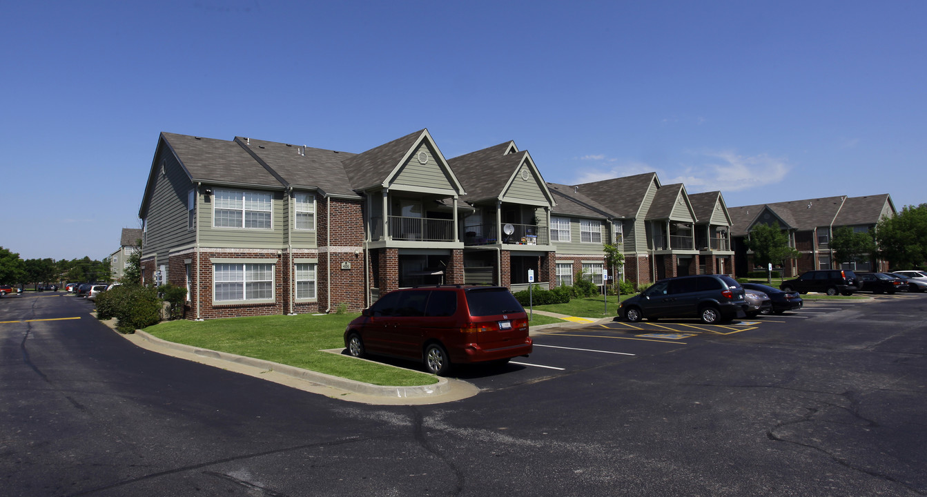 Garden Courtyards in Tulsa, OK - Building Photo