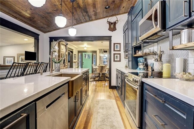 203 Church Hill Ln in Liberty Hill, TX - Building Photo - Building Photo