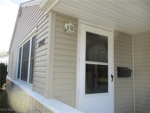 32402 Bainbridge Rd in Solon, OH - Building Photo - Building Photo