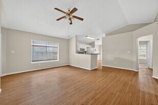 15727 Ridgegate Rd in Houston, TX - Building Photo