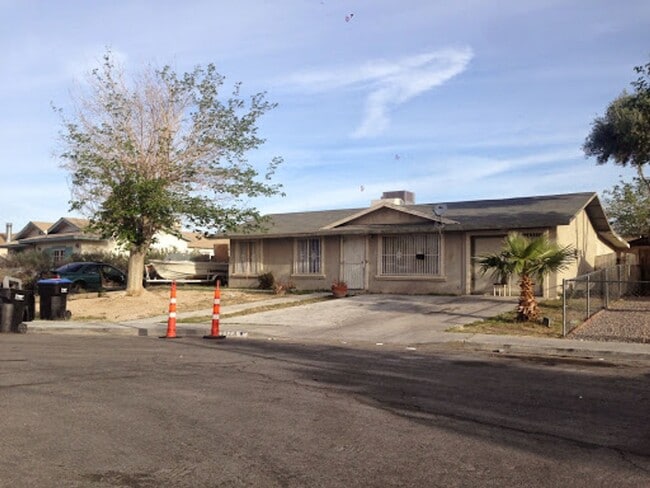 3128 E Custis Cir in North Las Vegas, NV - Building Photo - Building Photo