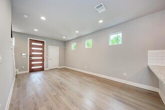 5308 Downs Dr in Austin, TX - Building Photo - Building Photo