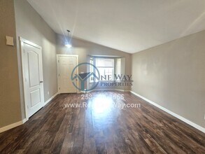 1120 S 90th St Ct in Tacoma, WA - Foto de edificio - Building Photo