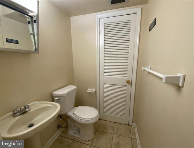 property at 14 Bentley Ct