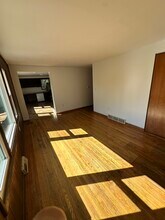 350 Seneca Creek Rd, Unit Apt in West Seneca, NY - Building Photo - Building Photo