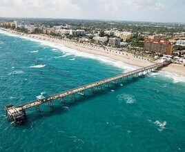 1537 E Hillsboro Blvd in Deerfield Beach, FL - Foto de edificio - Building Photo