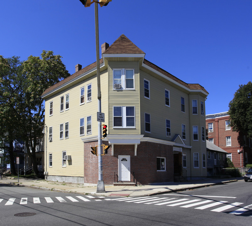 68 Summer St in Somerville, MA - Building Photo