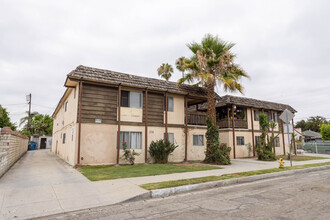 215 N Burris Ave in Compton, CA - Building Photo - Building Photo