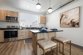 SUR17 in Salt Lake City, UT - Building Photo - Interior Photo