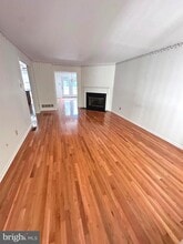 321 Bristol Cir in Exton, PA - Building Photo - Building Photo