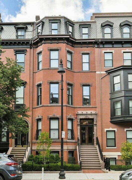 298 Beacon St in Boston, MA - Building Photo