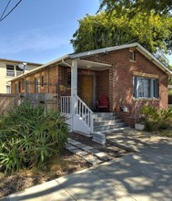 1349 Derby St in Berkeley, CA - Building Photo - Building Photo