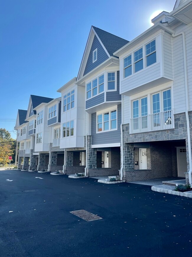 100 Schraalenburg Rd, Unit 94 in Harrington Park, NJ - Foto de edificio - Building Photo