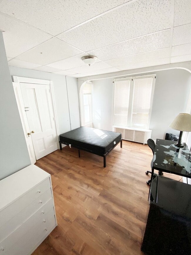 property at 76 Front St