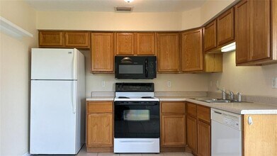 6944 Rosemont Dr in Englewood, FL - Building Photo - Building Photo