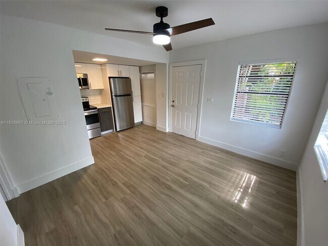 11310 Peachtree Dr in Miami, FL - Building Photo - Building Photo