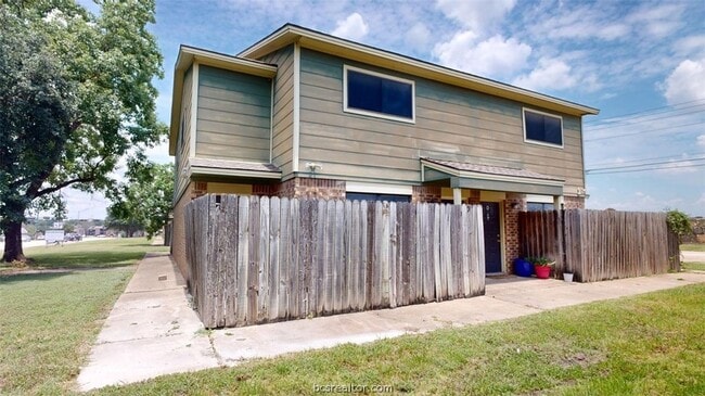 property at 2807 Longmire Dr