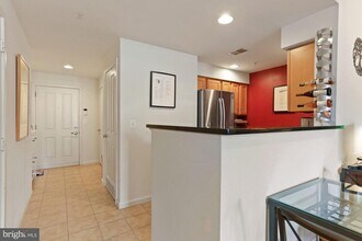 2220 Fairfax Dr in Arlington, VA - Building Photo - Building Photo