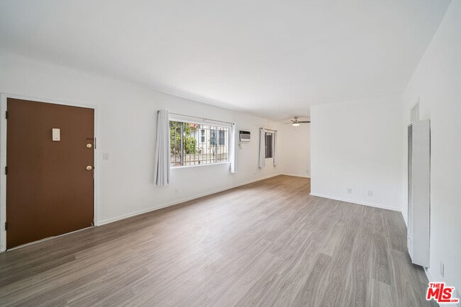217 S Carondelet St in Los Angeles, CA - Building Photo - Building Photo