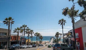 326 Rosecrans Ave in Manhattan Beach, CA - Building Photo