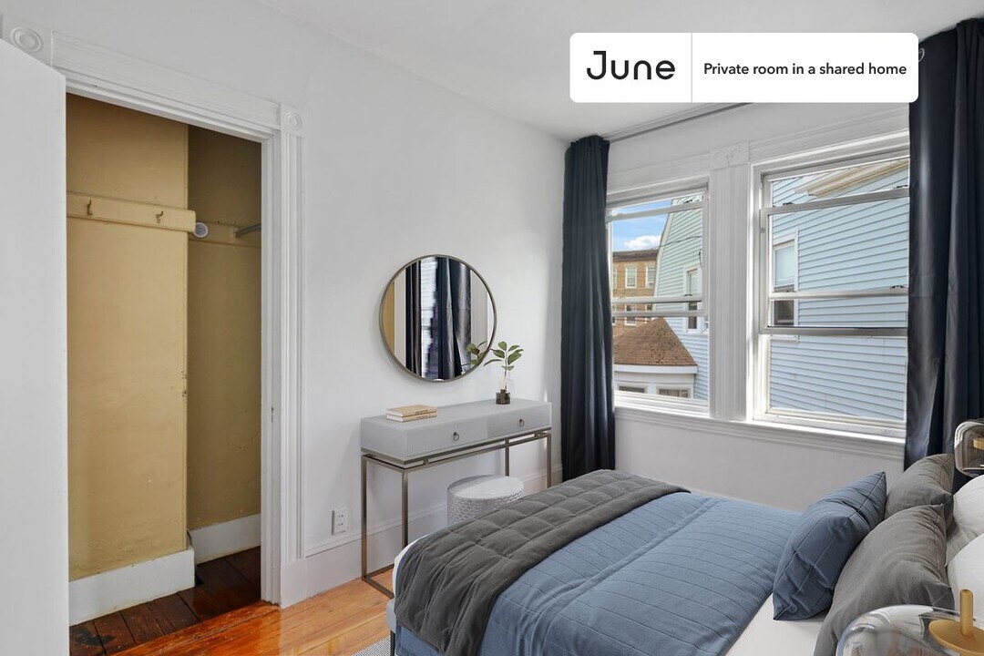 Private bedroom in 6 bed/2 bath Home in Boston, MA - Building Photo