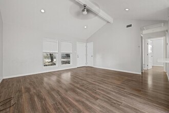 3201 Mossrock Dr, Unit A in Austin, TX - Building Photo - Building Photo