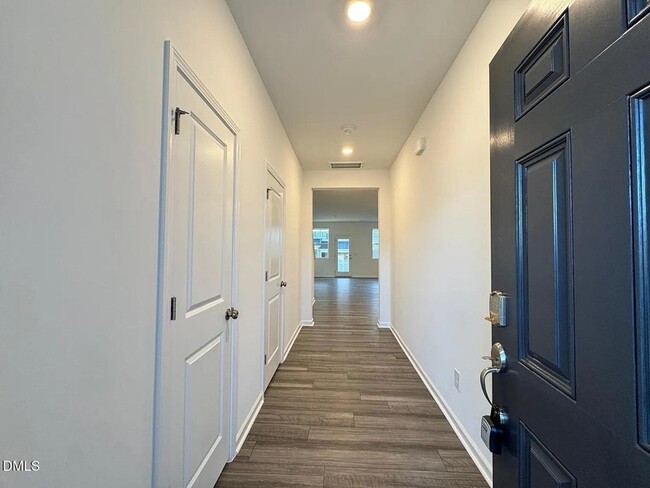 209 Lily Patch Ln, Unit 04-303 in Smithfield, NC - Foto de edificio - Building Photo