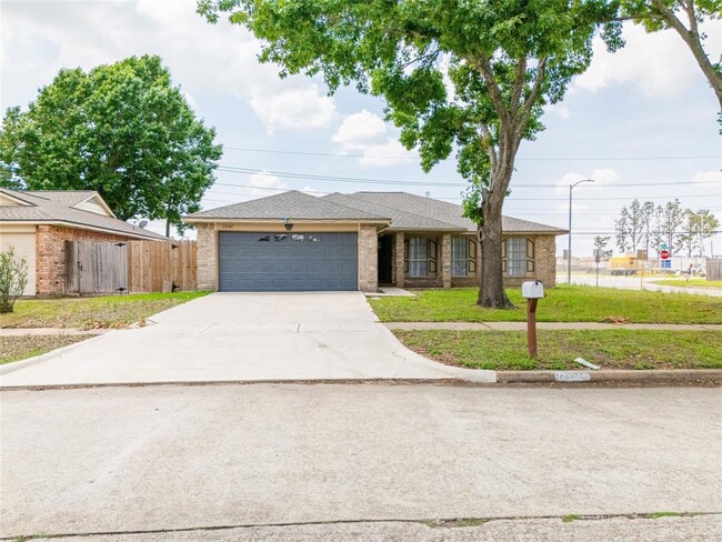 property at 22142 Pearl Lake Dr