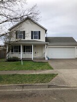 3301 N Meridian St in Newberg, OR - Building Photo