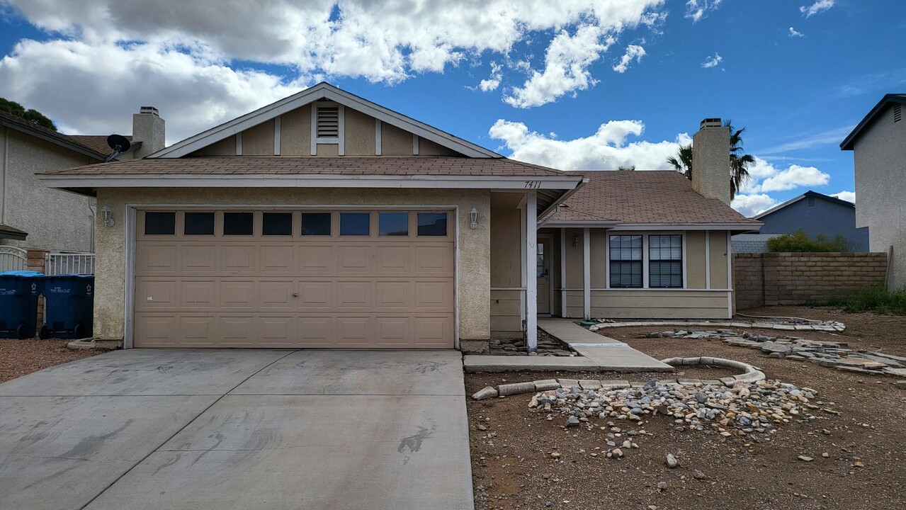 7411 Newcrest Cir in Las Vegas, NV - Building Photo