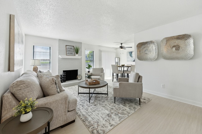 Brookbend in Carrollton, TX - Foto de edificio - Building Photo