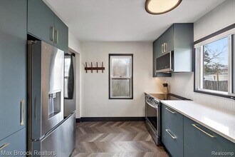 3207 N Altadena Ave in Royal Oak, MI - Building Photo - Building Photo