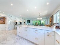 225 5th Ave S in Naples, FL - Building Photo - Building Photo