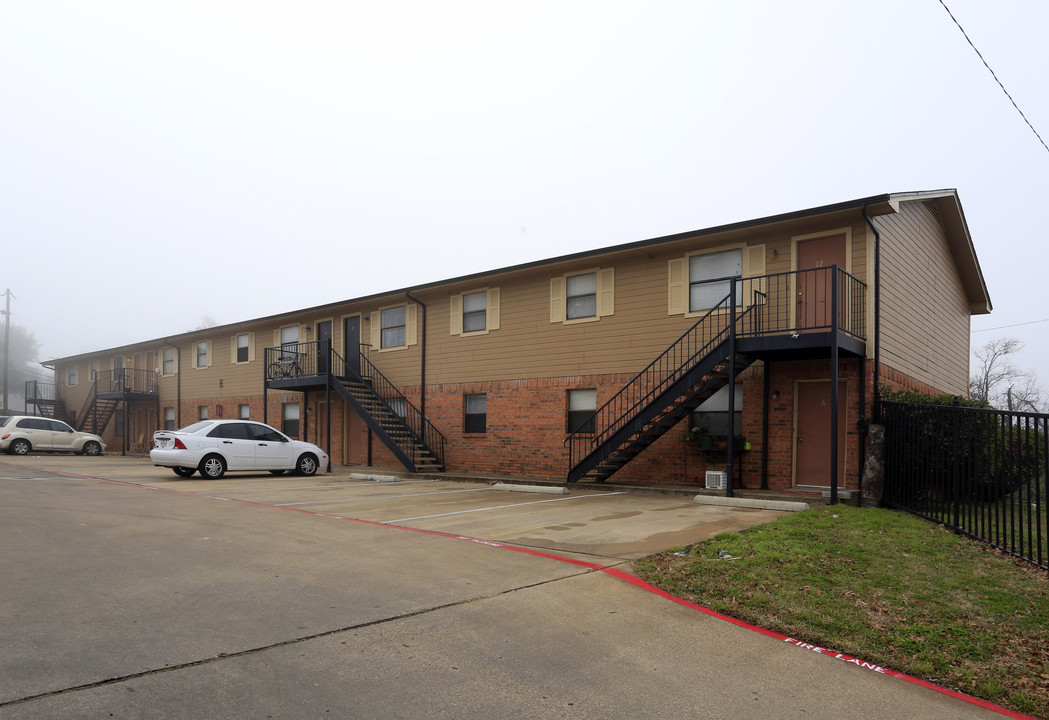 Windtree Apartments in Kaufman, TX - Building Photo