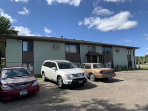 Allison in Bismarck, ND - Foto de edificio - Building Photo