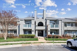 1510 Summerchase Ct in Reston, VA - Building Photo