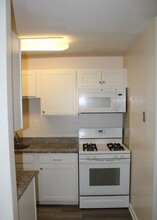 7505 Riverdale Rd, Unit 2034 in New Carrollton, MD - Building Photo - Building Photo