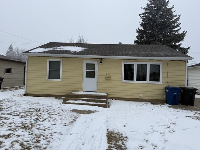 property at 951 Park Ave