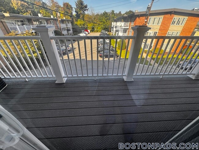 16 Westgate Dr