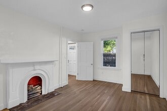 598 E 7th St, Unit 1 in Boston, MA - Building Photo - Building Photo